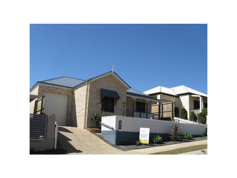 8 Freesia Close, Springfield Lakes QLD 4300