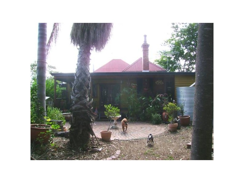 13 Liverpool Street, North Ipswich QLD 4305