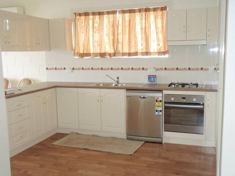 2/3 Birdwood Street, North Ipswich QLD 4305