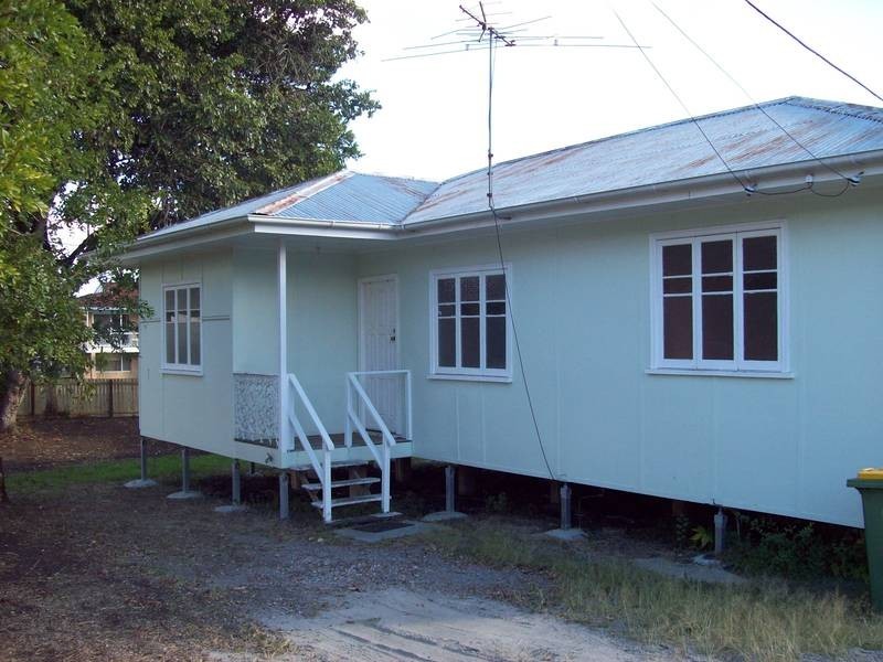 35 Doyle Street, Silkstone QLD 4304
