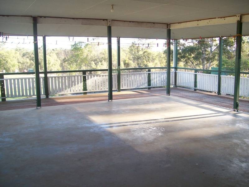 Walloon QLD 4306