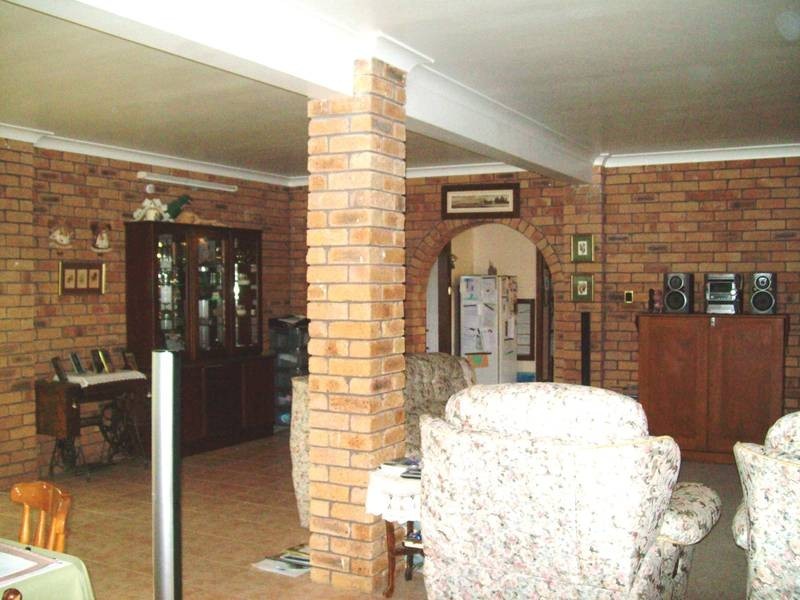 Walloon QLD 4306