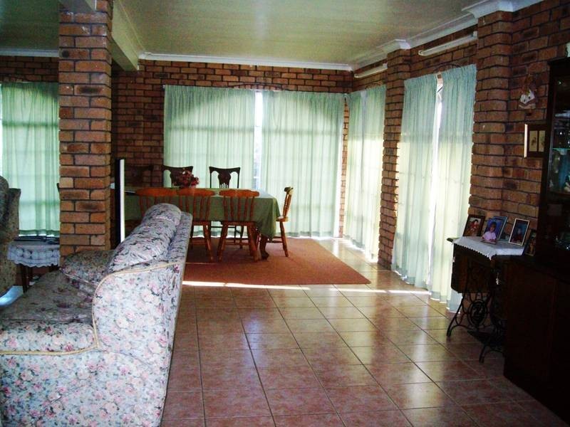 Walloon QLD 4306