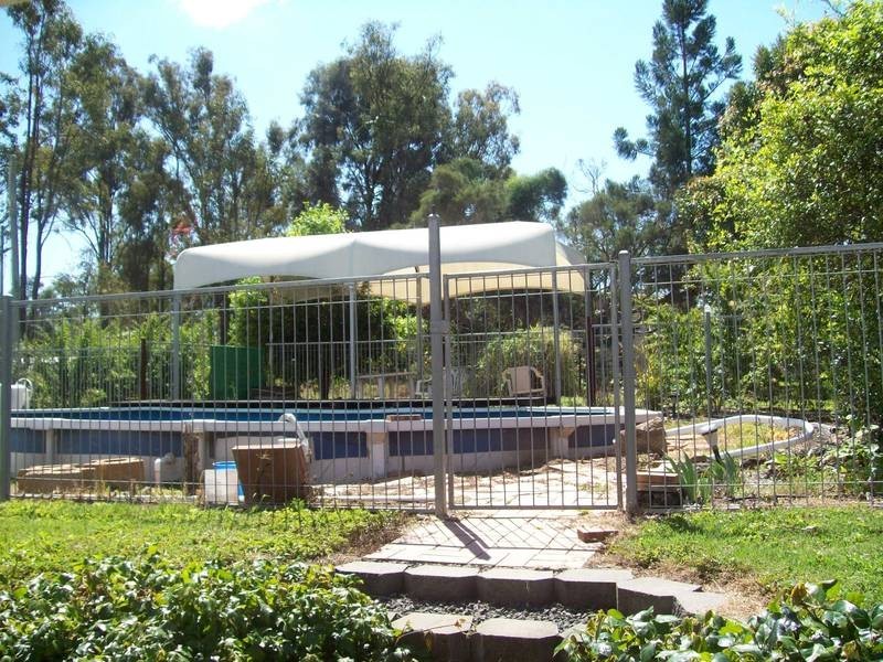 Walloon QLD 4306