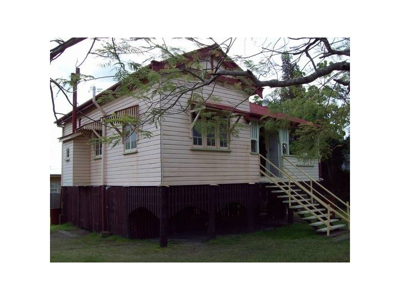 10 Station Road, Riverview QLD 4303