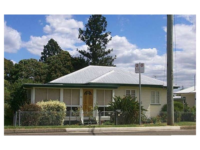 127 Blackstone Road, Silkstone QLD 4304