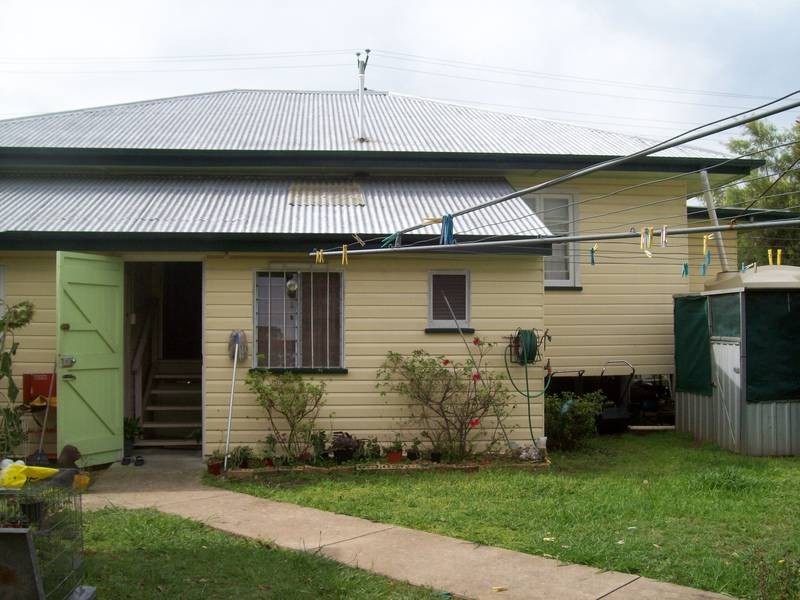 127 Blackstone Road, Silkstone QLD 4304