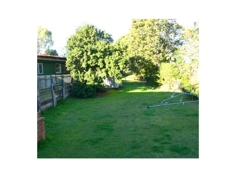 9 Challinor Street, Sadliers Crossing QLD 4305