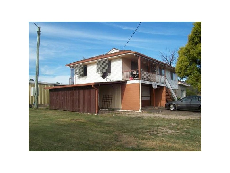 Walloon QLD 4306