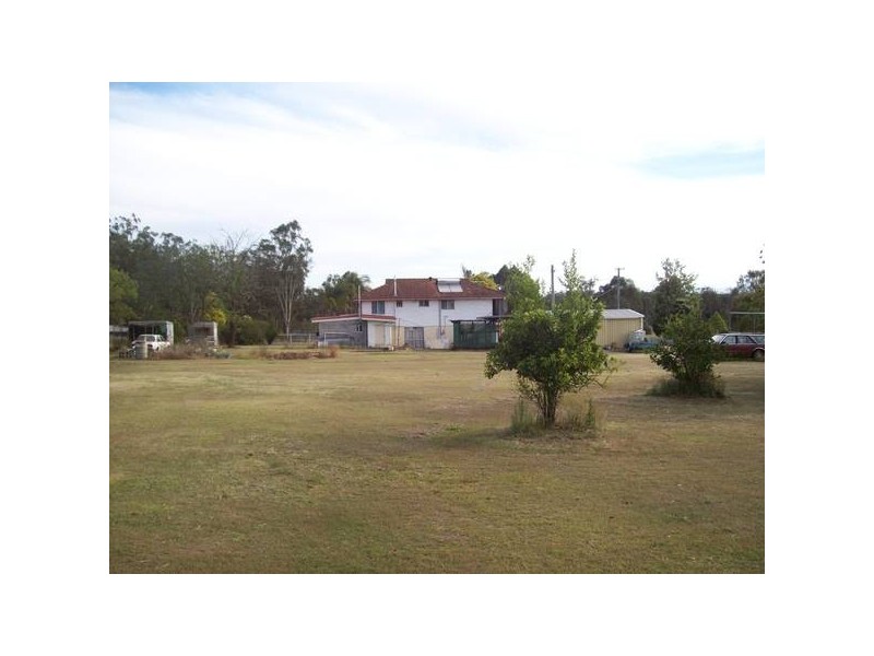 Walloon QLD 4306