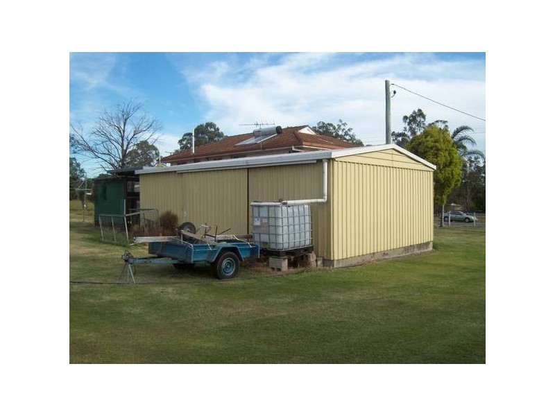 Walloon QLD 4306