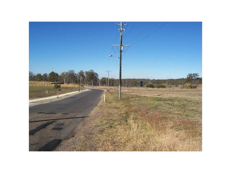 17 REIF STREET, Flinders View QLD 4305