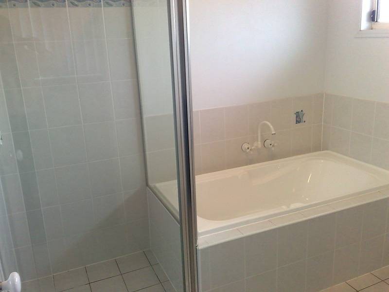 18 Anna Drive, Raceview QLD 4305