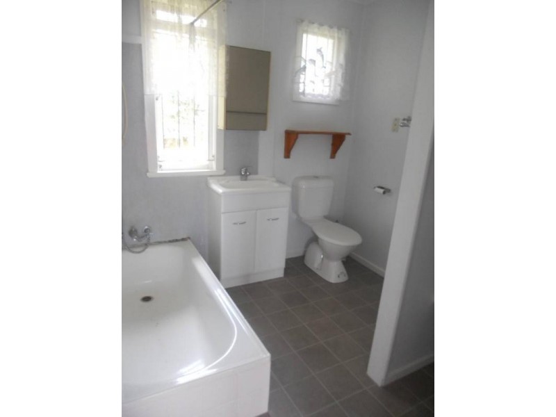 74 Francis Street, North Ipswich QLD 4305