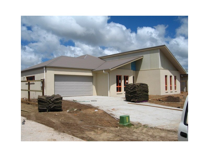 0 sunshine, Blacks Beach QLD 4740