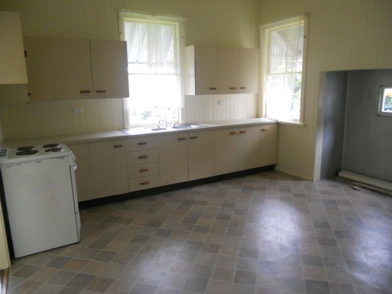 1 Chelmsford Avenue, Ipswich QLD 4305