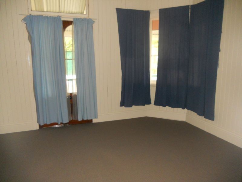 1 Chelmsford Avenue, Ipswich QLD 4305