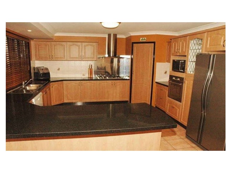 3 Sonya Court, Eatons Hill QLD 4037