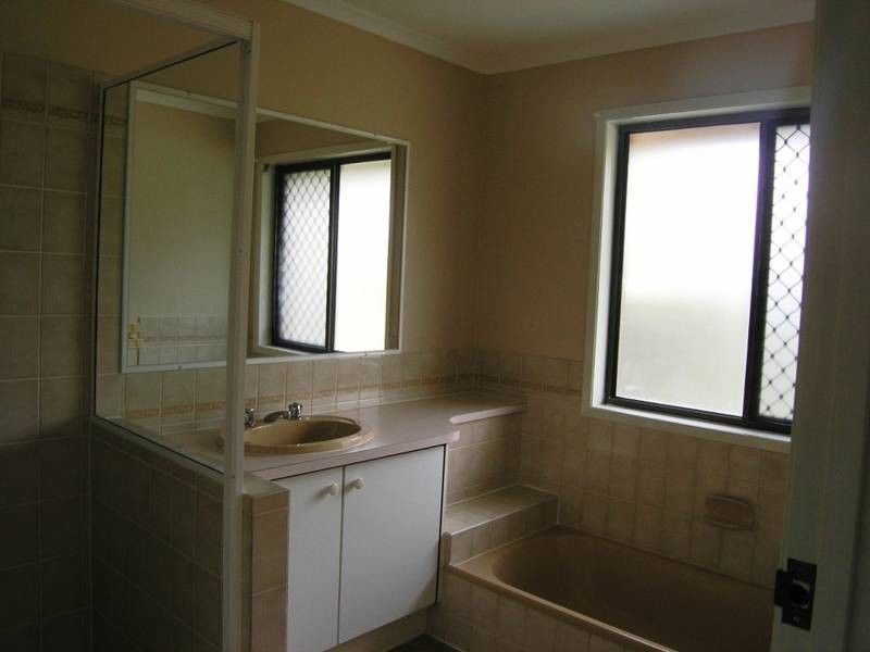 6 Jocasta Court, Eatons Hill QLD 4037