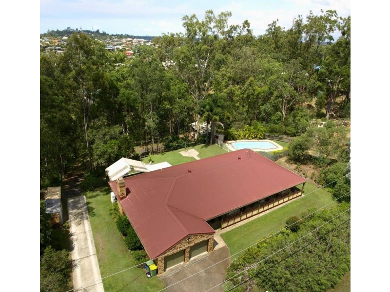 11 Drapers Road, Eatons Hill QLD 4037