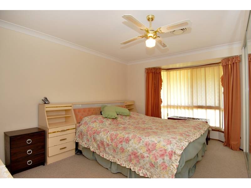 11 Drapers Road, Eatons Hill QLD 4037