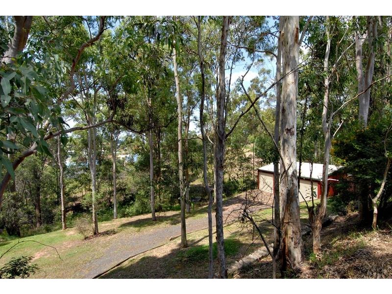 11 Drapers Road, Eatons Hill QLD 4037