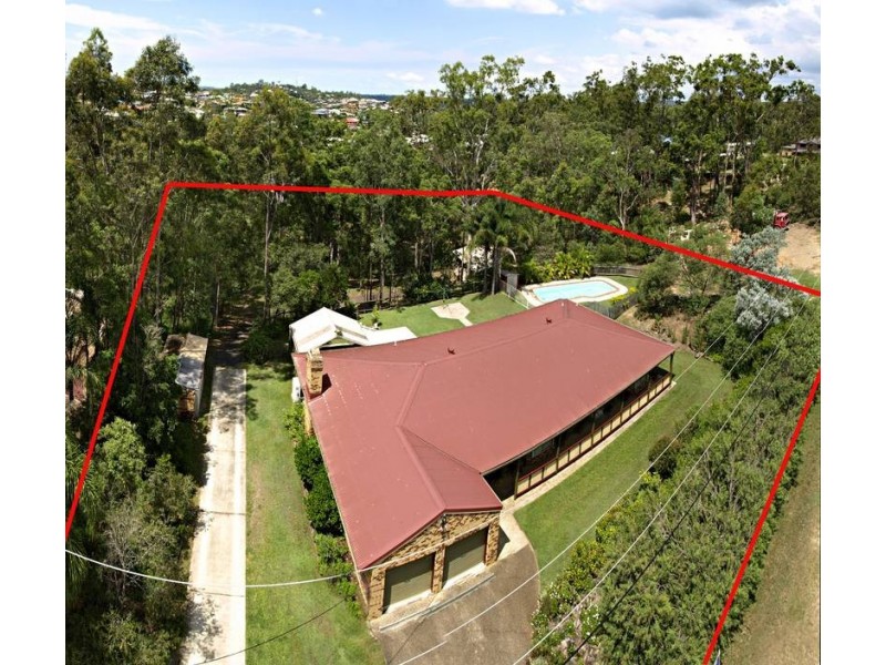 11 Drapers Road, Eatons Hill QLD 4037