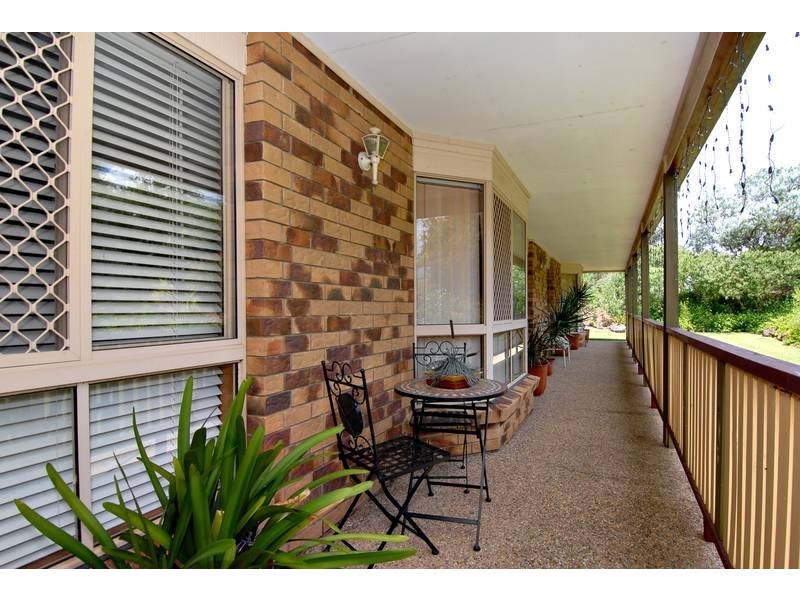 62 Drapers Road, Eatons Hill QLD 4037