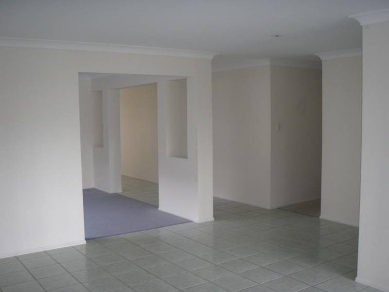 15 Grevillea Place, Bridgeman Downs QLD 4035