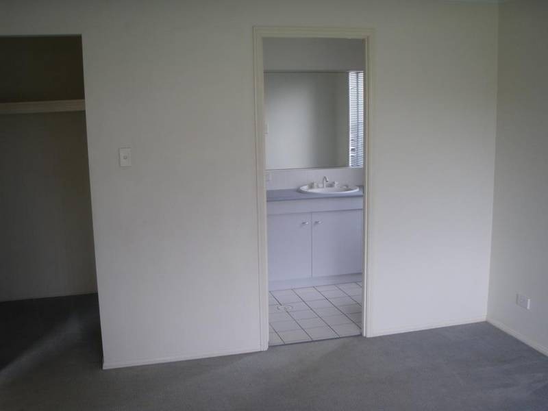 15 Grevillea Place, Bridgeman Downs QLD 4035