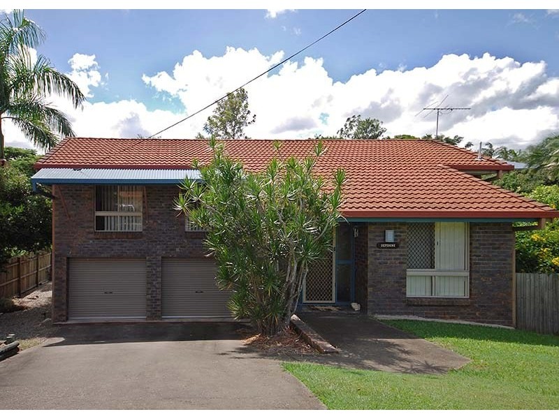 18 Kingfisher Street, Albany Creek QLD 4035