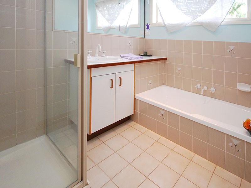 18 Kingfisher Street, Albany Creek QLD 4035