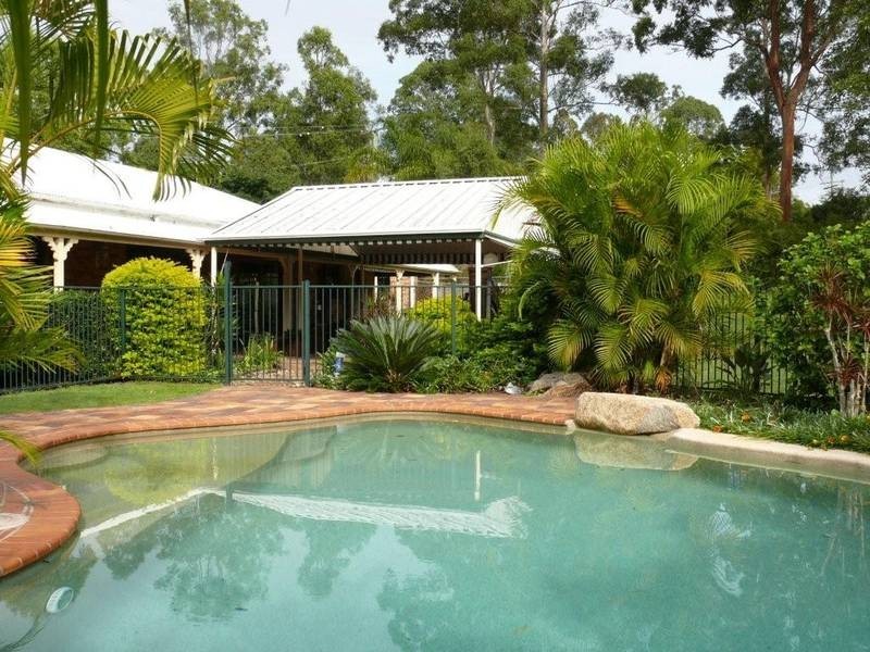 2 Beech Drive, Cashmere QLD 4500