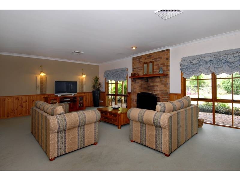 2 Beech Drive, Cashmere QLD 4500