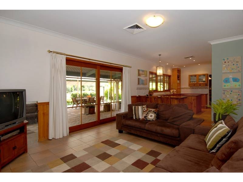 2 Beech Drive, Cashmere QLD 4500