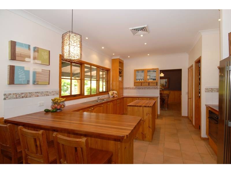 2 Beech Drive, Cashmere QLD 4500