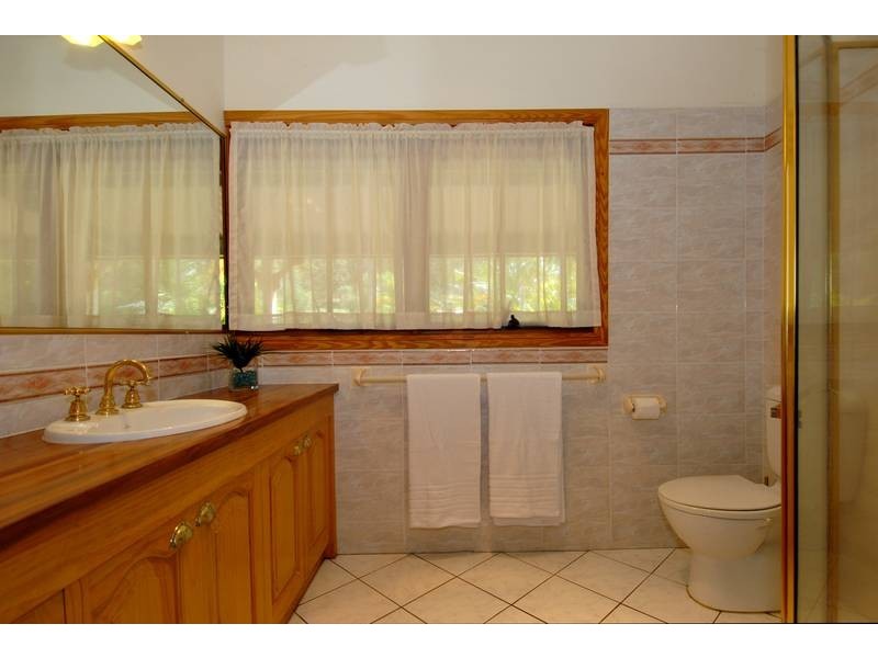 2 Beech Drive, Cashmere QLD 4500