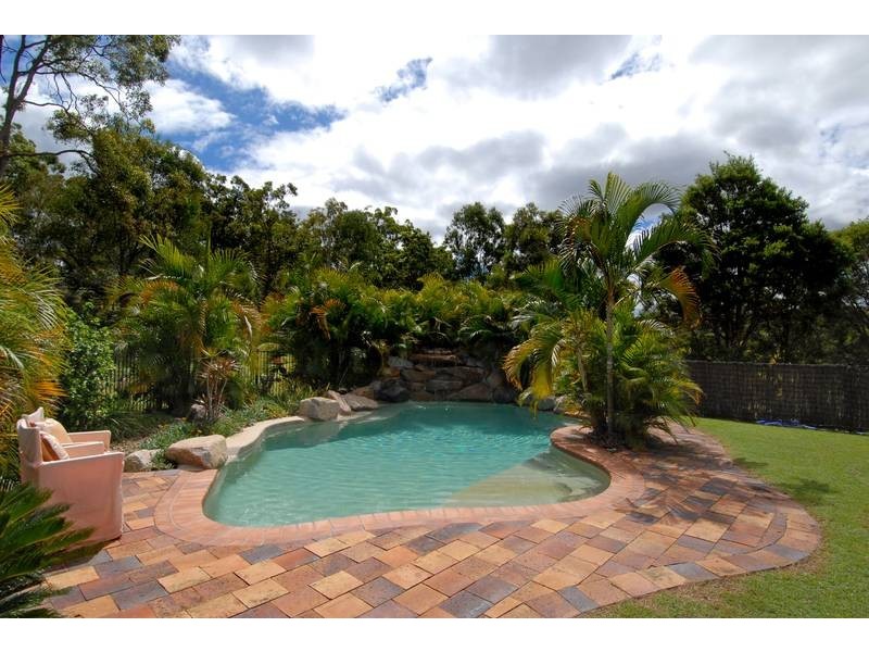 2 Beech Drive, Cashmere QLD 4500