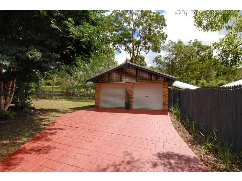 2 Beech Drive, Cashmere QLD 4500