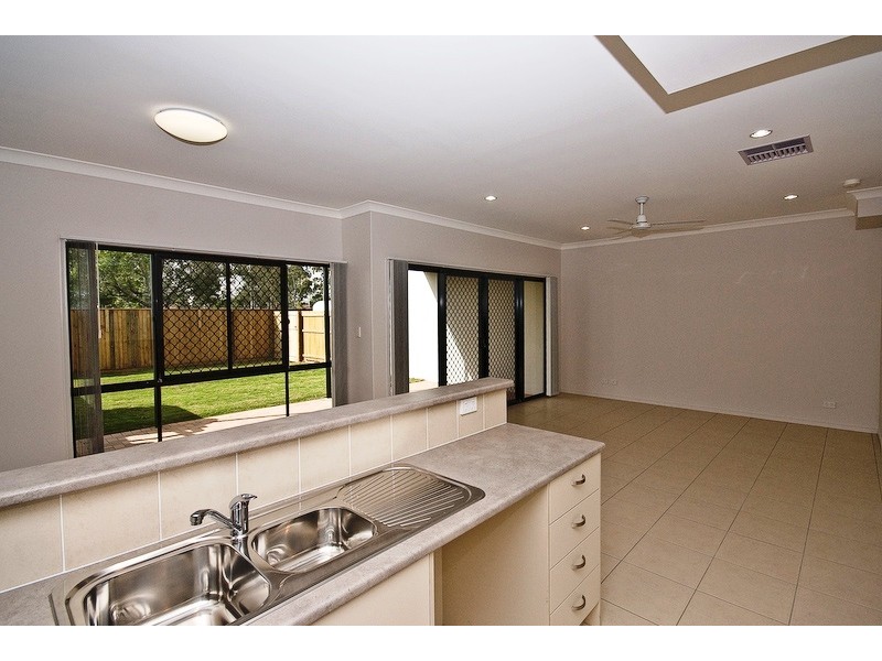 14/8 James Cash Court, Albany Creek QLD 4035