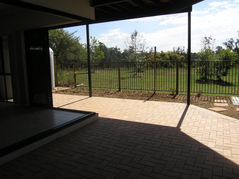 8 James Cash Court, Albany Creek QLD 4035