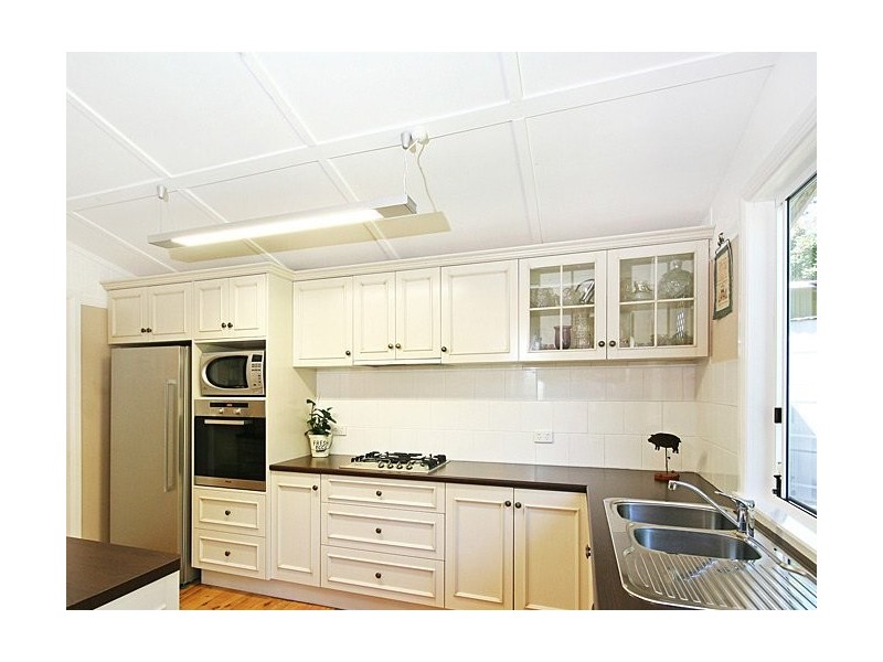 7 Lindsay Road, Mount Glorious QLD 4520