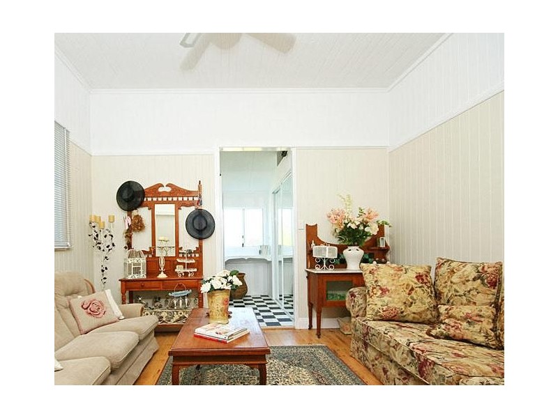 7 Lindsay Road, Mount Glorious QLD 4520