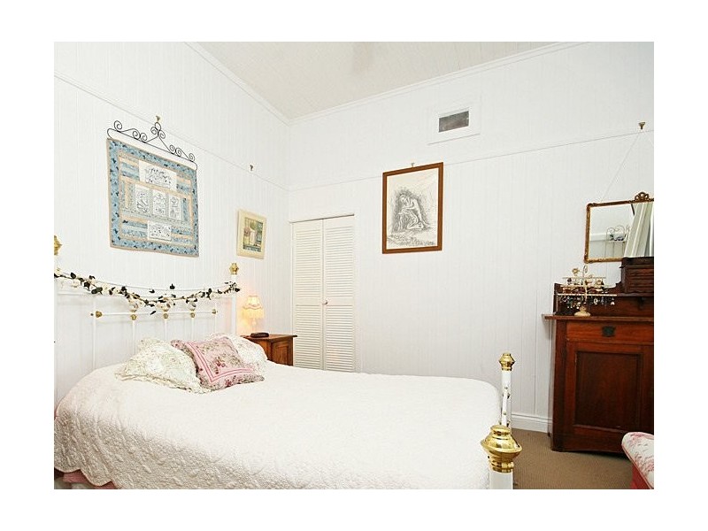 7 Lindsay Road, Mount Glorious QLD 4520