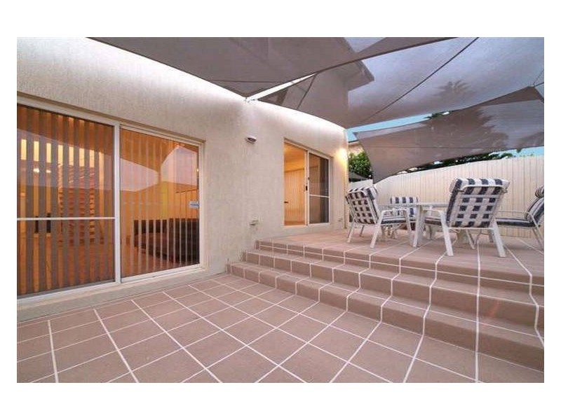 12 Diana Court, Eatons Hill QLD 4037