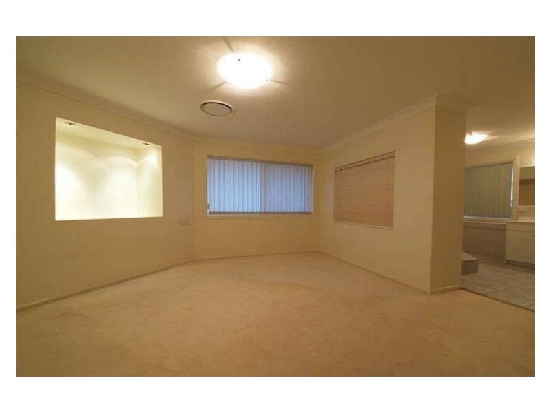 12 Diana Court, Eatons Hill QLD 4037