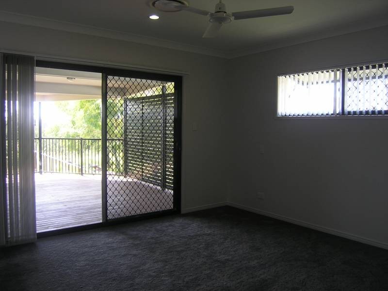 8 James Cash Court, Albany Creek QLD 4035