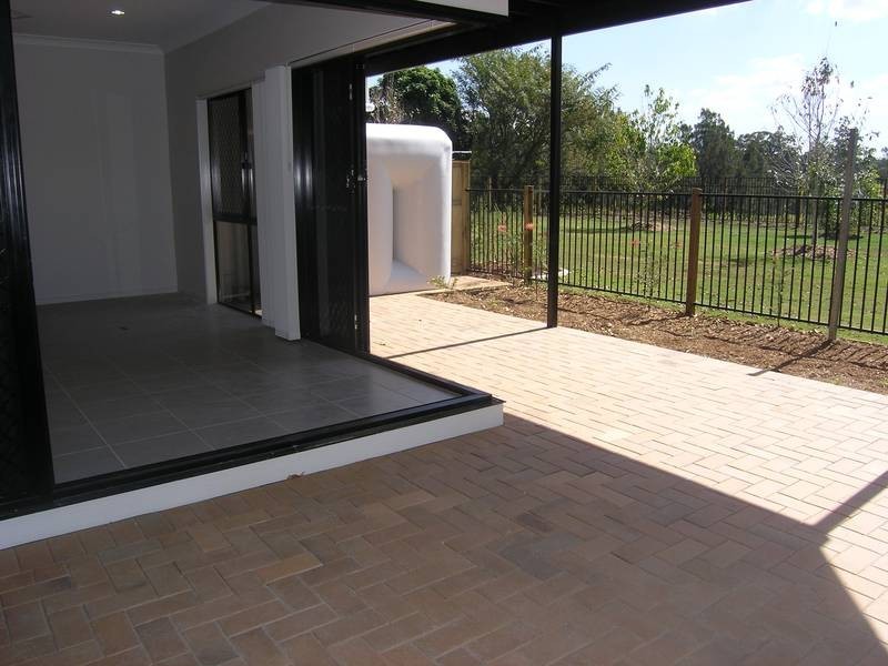 8 James Cash Court, Albany Creek QLD 4035