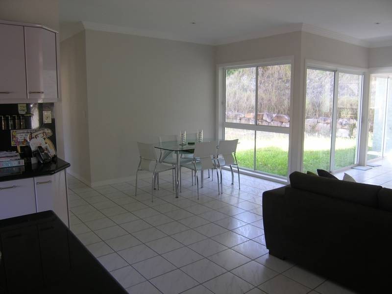 24 Listonia Drive, Albany Creek QLD 4035