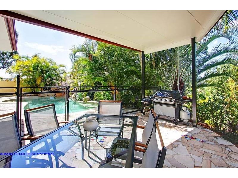 9 Paradise Court, Eatons Hill QLD 4037